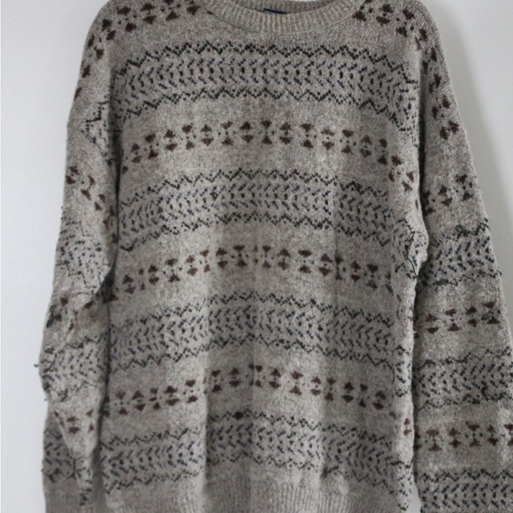 Sweaters - Patterned Sweater - Gray and Brown